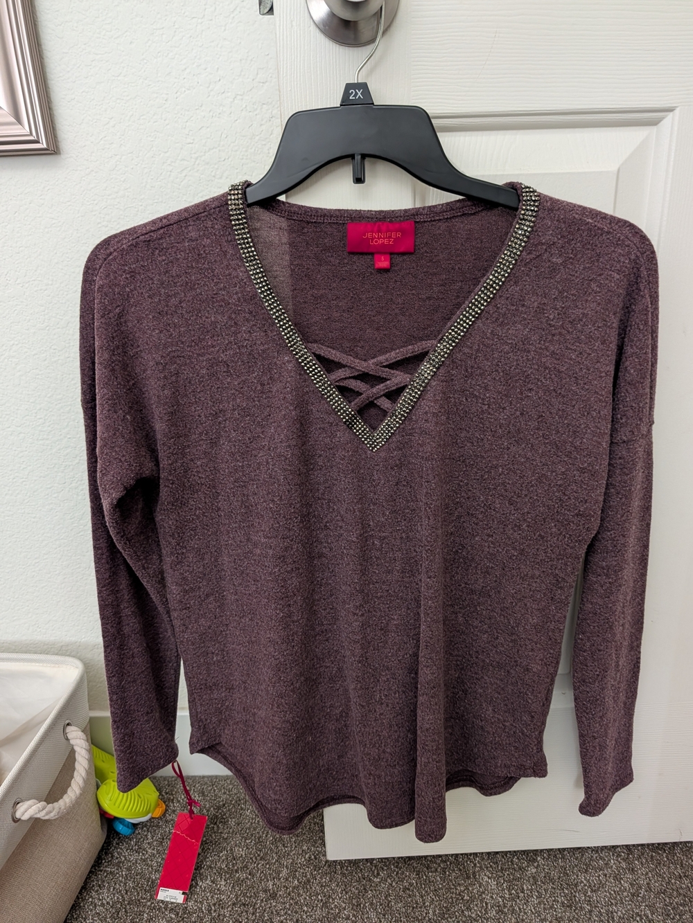 Jennifer Lopez Womens Plum V-Neck Sweater with Embellished Trim